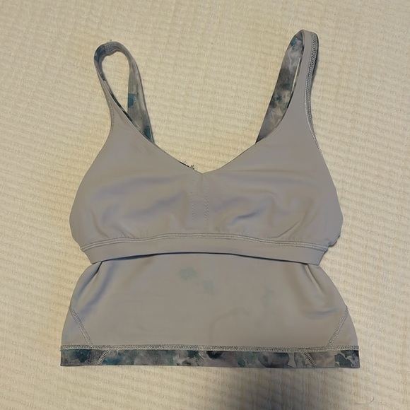 Lululemon crop top with built in bra in new conditions. - Picture 4 of 5